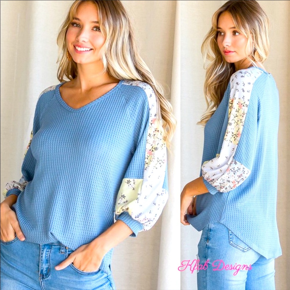 Light💙Blue waffle weave v-neck w/contrast Sleeves